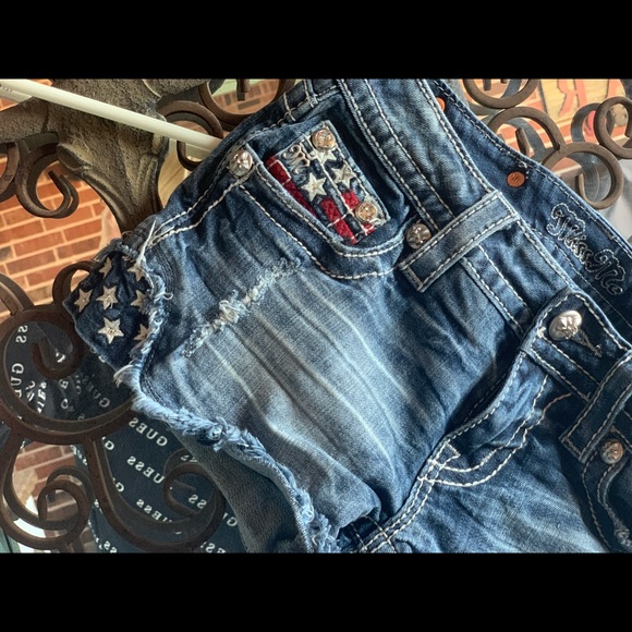 Miss Me Jeans Denim Shorts, jewel 💎 studs, lot of bling , soooo cute and hot 😉 - Picture 4 of 10